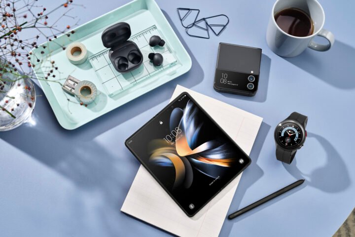 Dispositivos Samsung Galaxy serie Z que incluyen el ZFlip 4 y el ZFold 4. También los Galaxy Buds y una tablet Samsung Galaxy Tab